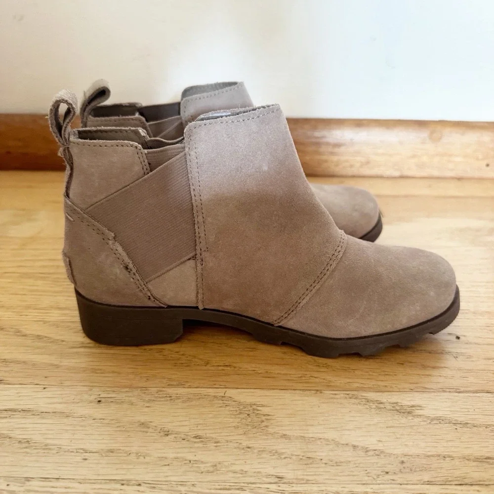 Sorel Emilie Chelsea Women's Size 3 Girls Suede Cattail Tan Ankle Boots